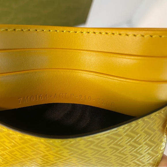 New🌻FENDI CARDHOLDER 🌻 - Picture 9 of 9